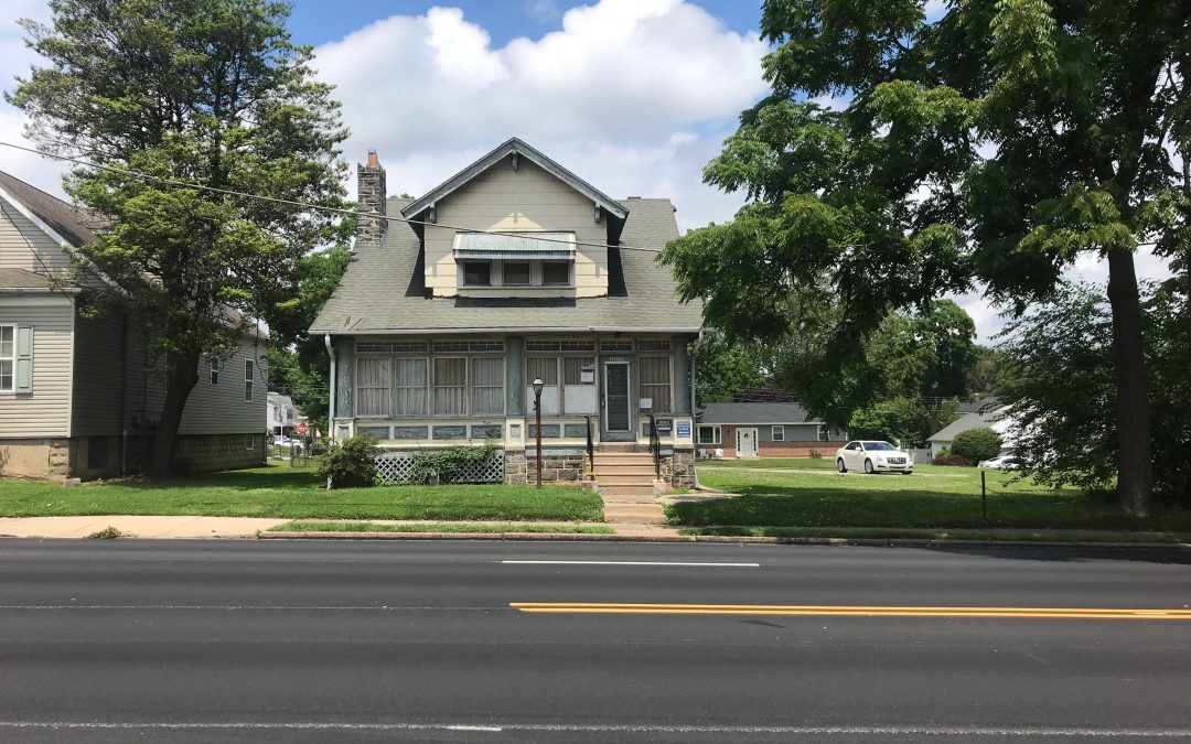 +/- 3,200 SF Building Right on Heavily Travelled MacDade Blvd!